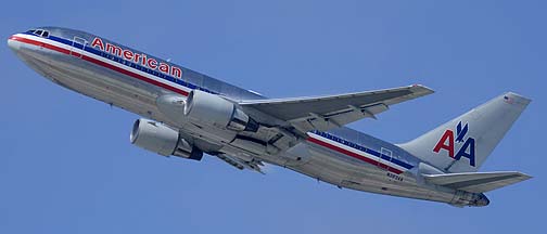 American Boeing 767-223 N323AA, August 20, 2013